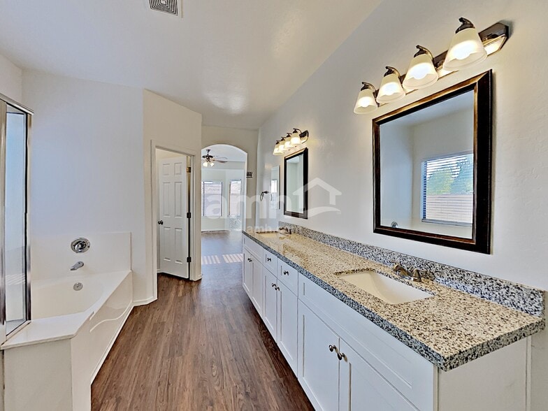 Building Photo - 12733 W Rosewood Dr