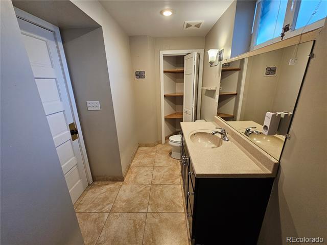 Building Photo - 803 N Marion St