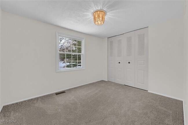 Building Photo - 5601 Sunset Dr