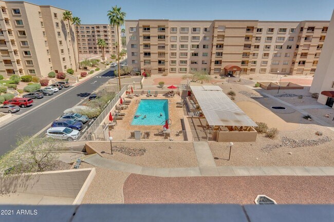 Building Photo - SCOTTSDALE SHADOWS LUXURY CONDO WITH AC, WATER INCLUDED AND 9 HOLE GOLF
