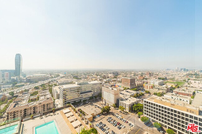 Building Photo - 1100 Wilshire Blvd