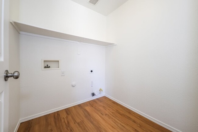 Building Photo - 6645 S SQUAWROOT Pl