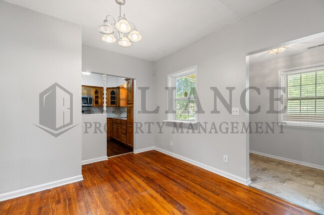 Building Photo - 418 N Florence St