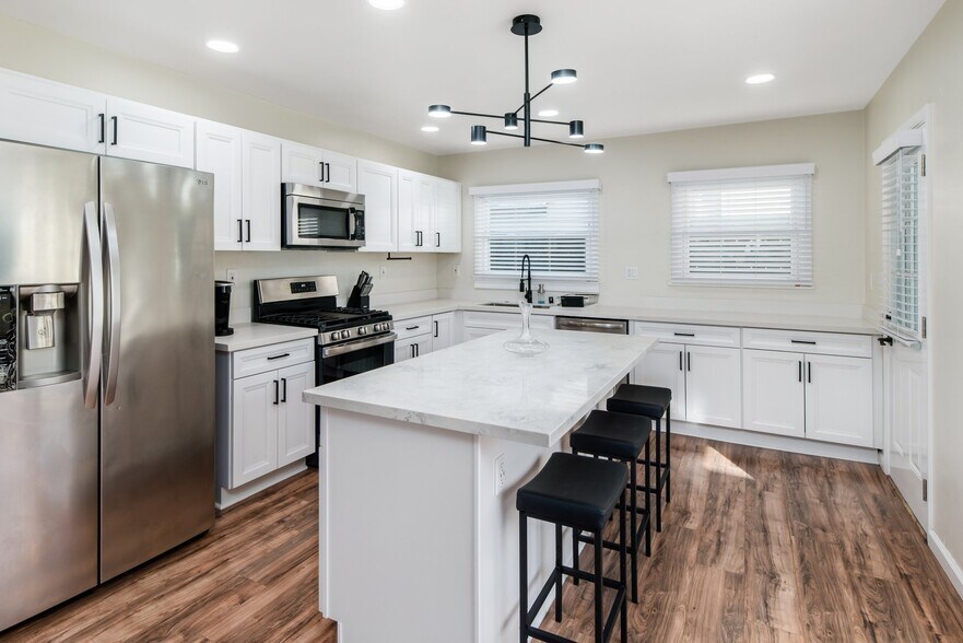 Building Photo - 5209 Solola Ave