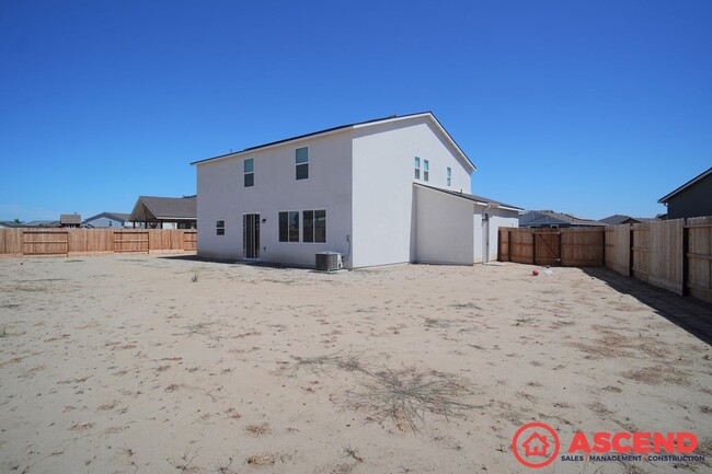 Building Photo - Lovely Home Near Frontier Highschool!