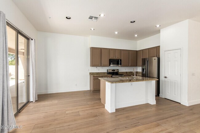 Building Photo - 7701 E Buteo Dr