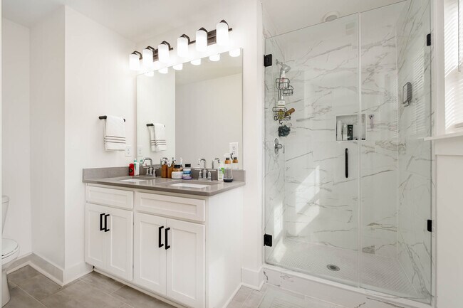 Building Photo - 2703 Wells St