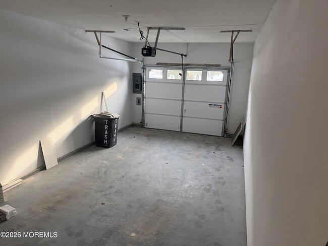 Building Photo - 8A Canton Dr