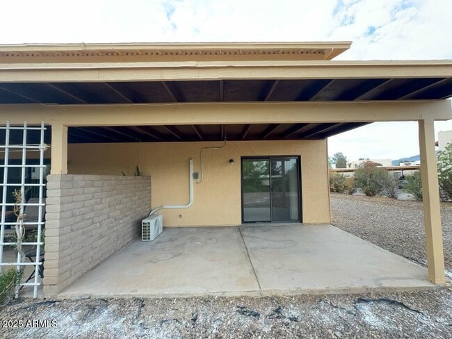 Building Photo - 4221 Plaza Oro Loma