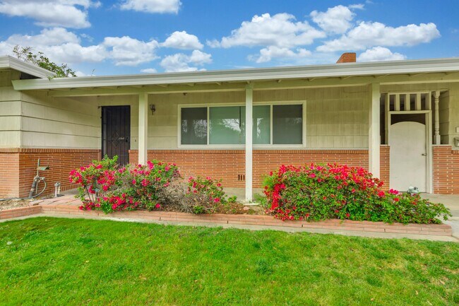 Building Photo - 1020 Seamas Ave