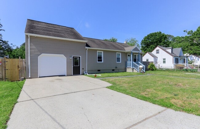 Building Photo - 614 Sedgefield Dr