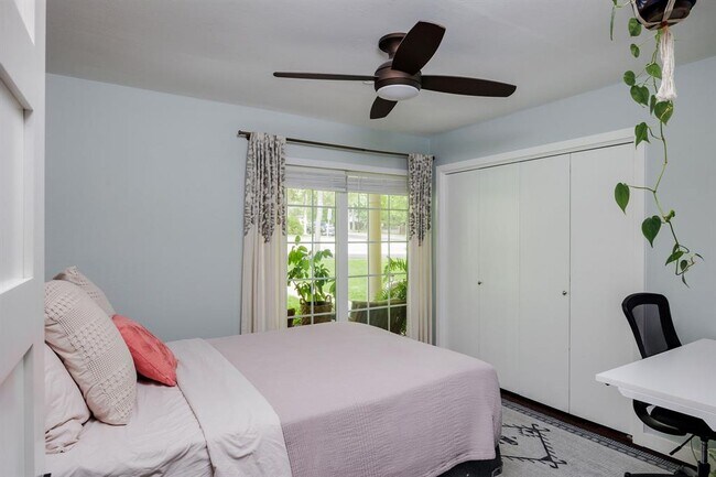 Building Photo - 9101 Heatherwood Dr