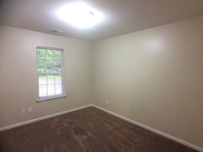 Building Photo - 4710 Biesterfield Dr