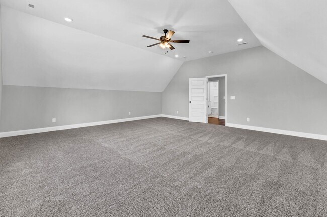 Building Photo - BRAND NEW Hidden Gem!