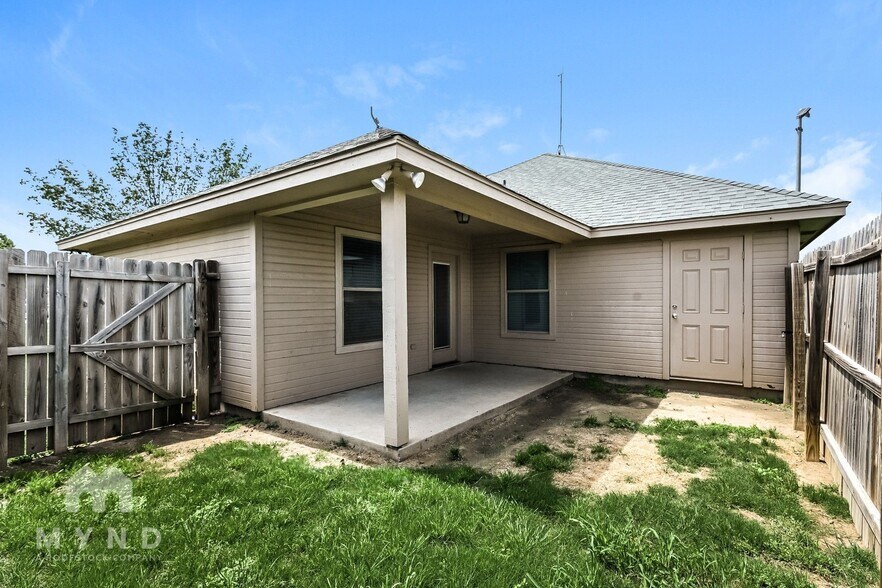Building Photo - 116 Jolin Ln