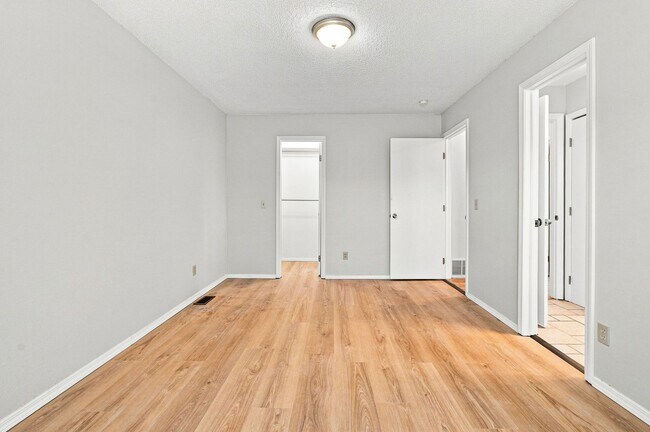 Building Photo - 3425 Talcott Terrace