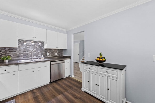 Building Photo - 189 Lawson Rd