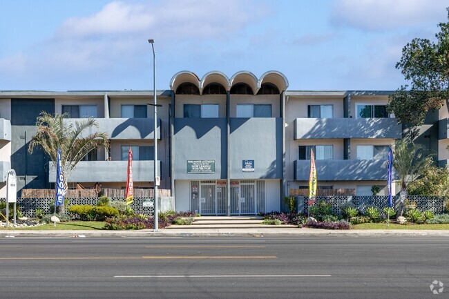 Building Photo - Park Manor Apartments