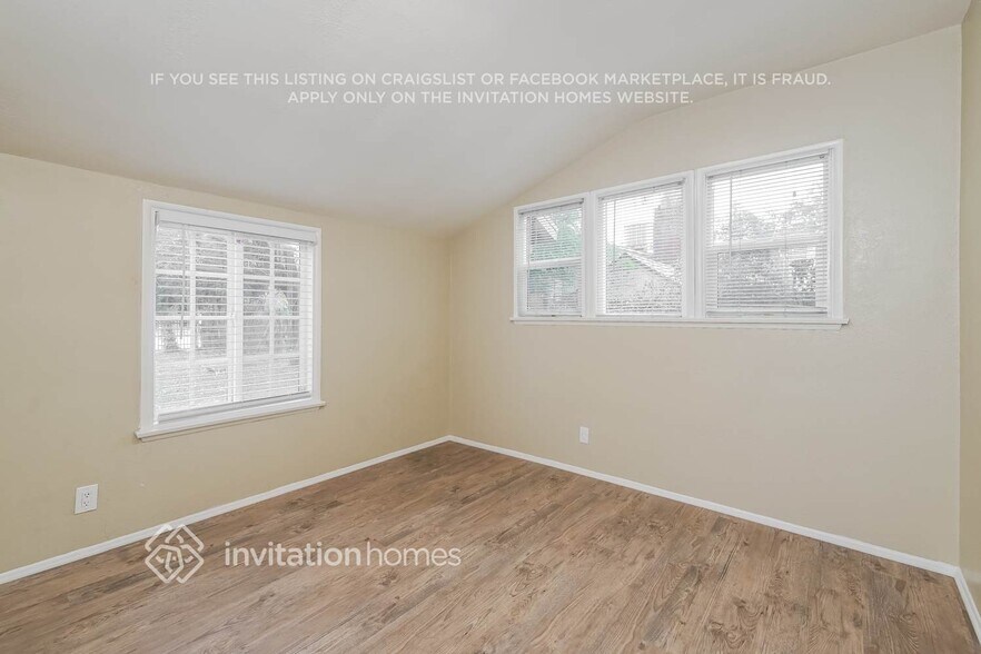 Building Photo - 17363 Saticoy St