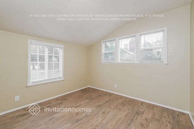 Building Photo - 17363 Saticoy St