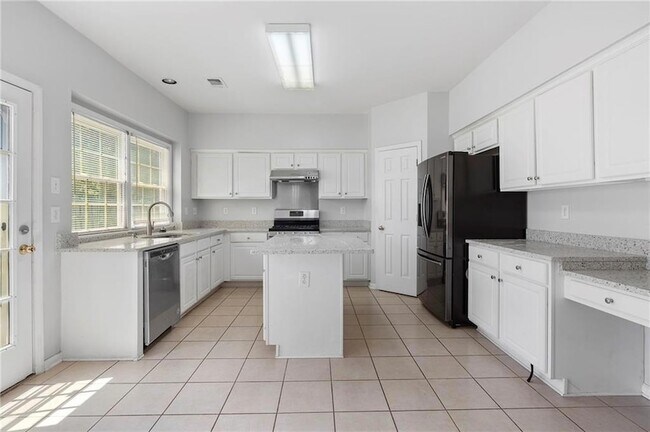 Building Photo - 7810 Brookwood Way