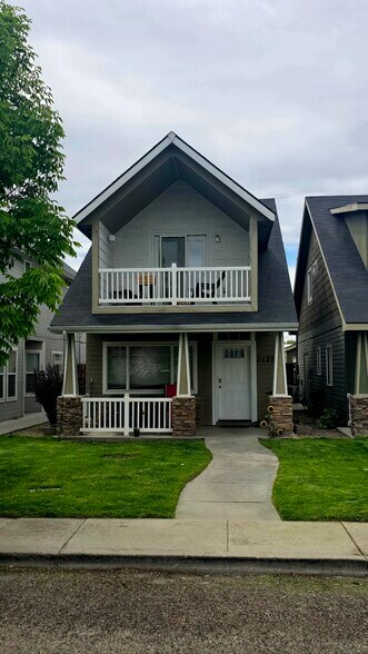 Front entry - 2127 S Leadville Ave
