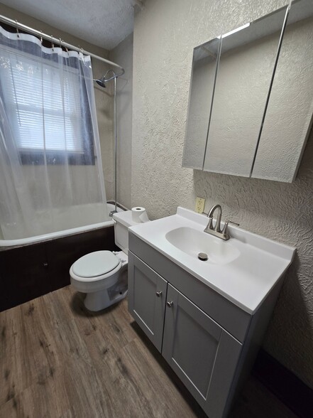 Building Photo - 3931 Bell St