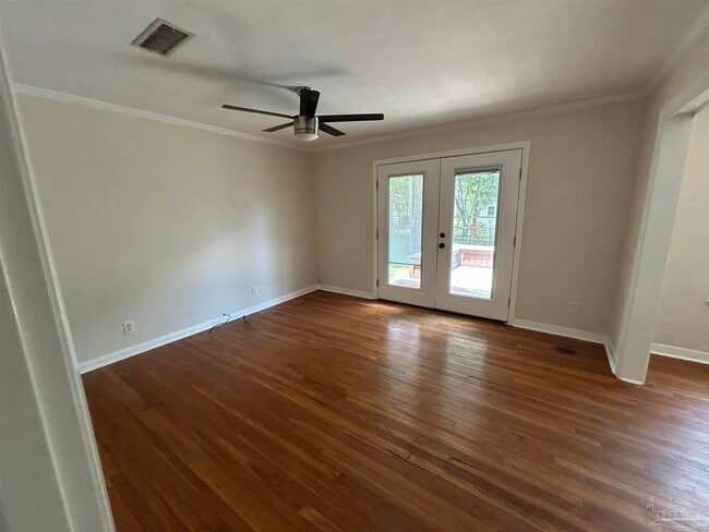 Building Photo - 3840 Dunwoody Dr