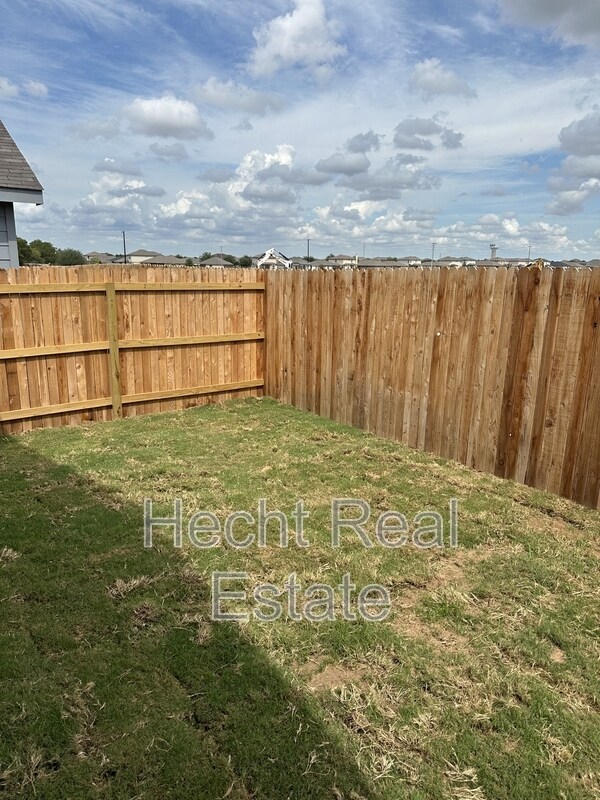 Building Photo - 1518 Tiptop Mdw