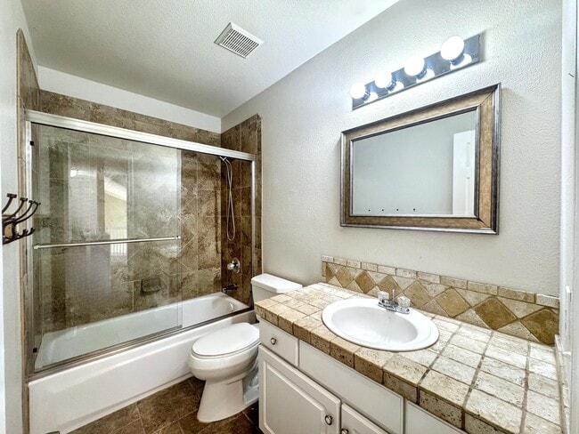 Building Photo - 236 Oxbow Dr