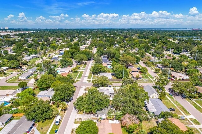 Building Photo - 4704 W Wyoming Ave