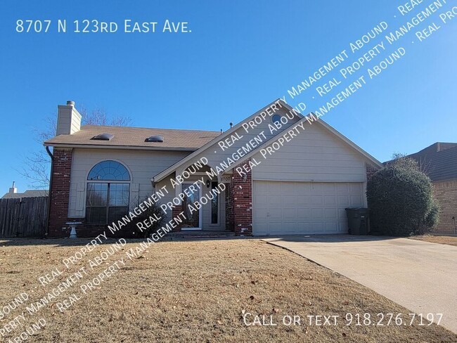 Primary Photo - Prime Owasso Location!