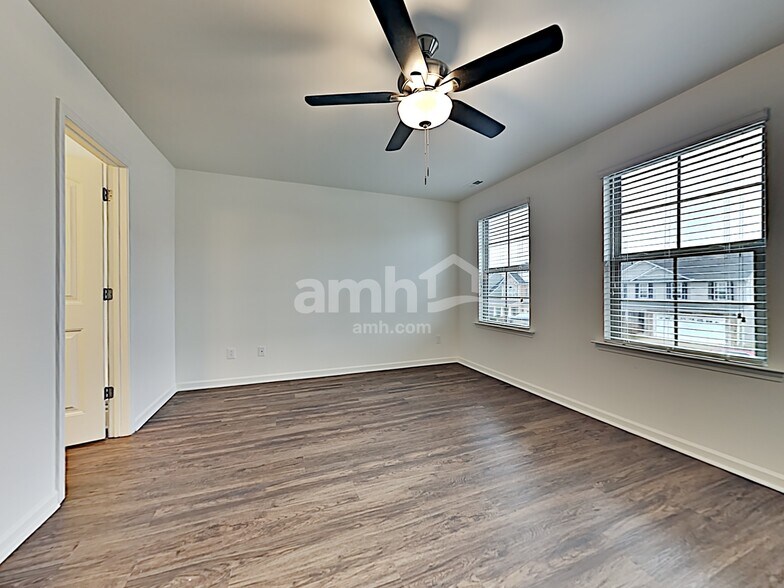 Building Photo - 3730 Nicolyn Dr