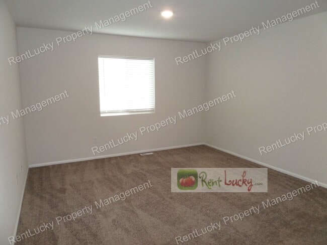 Building Photo - NEW PRICE! Fantastic 3-Bedroom + Den + Bonus Room Home with A/C in Milton!
