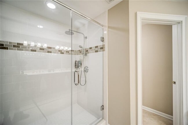 Building Photo - 3275 Lenox Rd NE