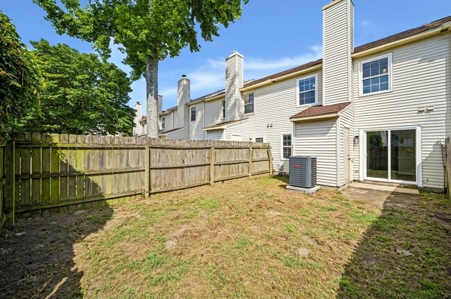 Building Photo - 5589 Campus Dr