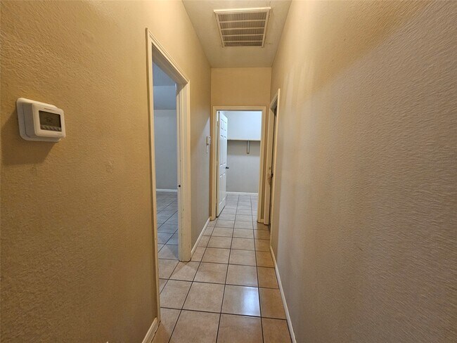 Building Photo - 23506 Hidden Maple Dr