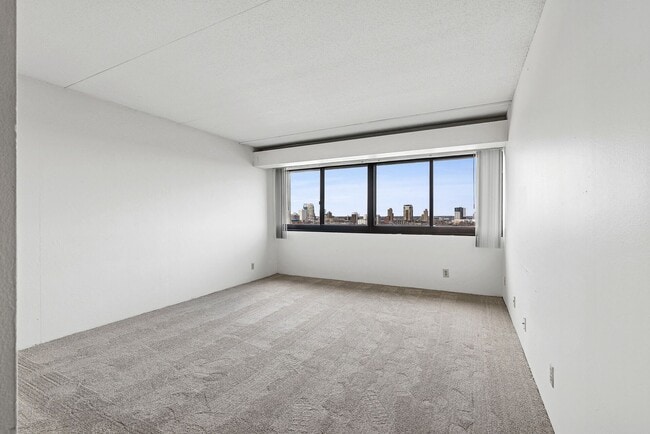 Interior Photo - Chateau Student Housing Co-op