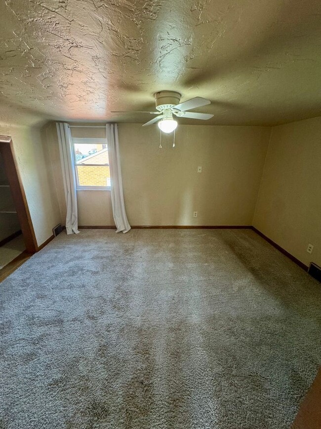 Building Photo - 1076 Thornwood Dr