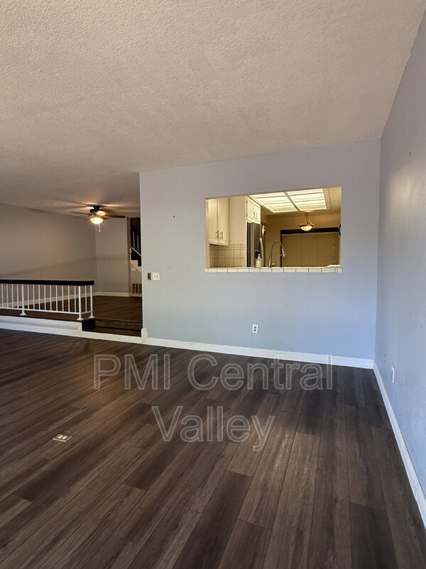 Building Photo - 1725 Edgebrook Dr