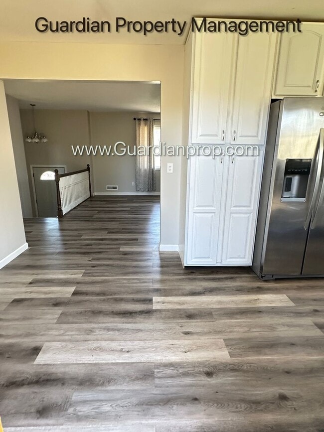 Building Photo - Champlin Single Family Home, Large Fenced Yard, Deck, 2 Car Garage,  Video Tour