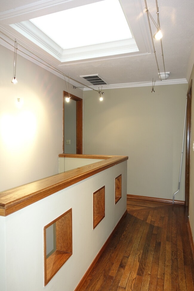 Building Photo - Private Patio Oasis