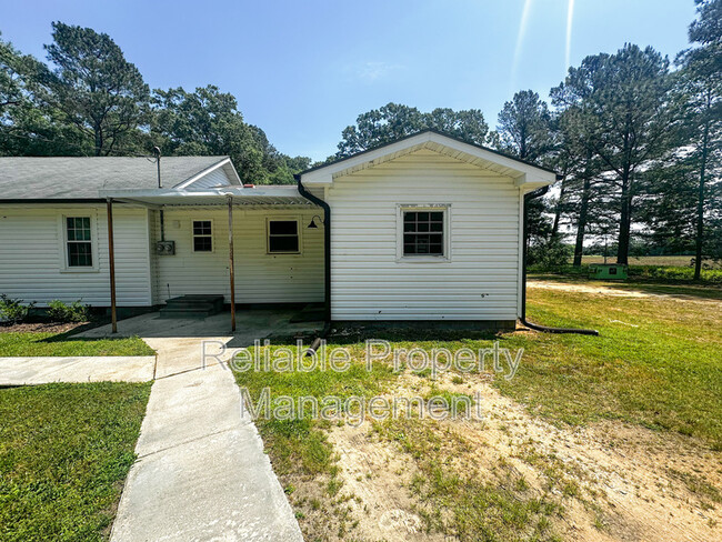 Primary Photo - 2113 Devils Racetrack Rd