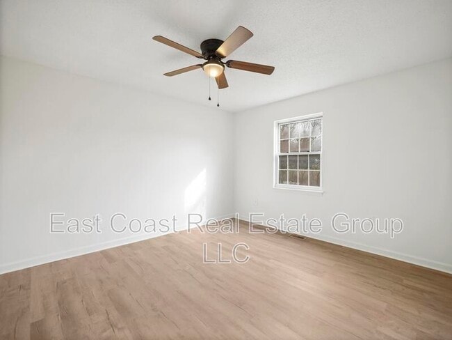 Building Photo - 45 Bruce Dr