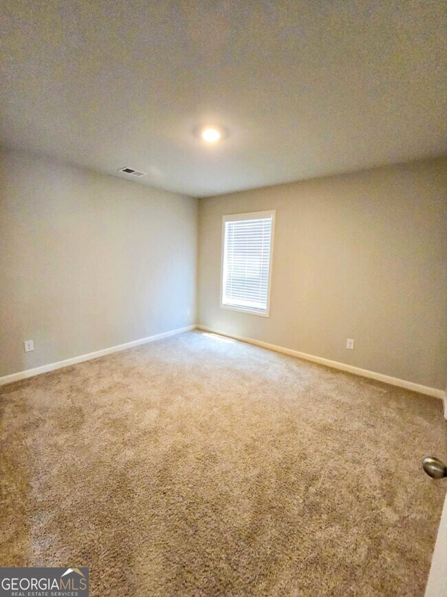 Building Photo - 121 Valimar Dr