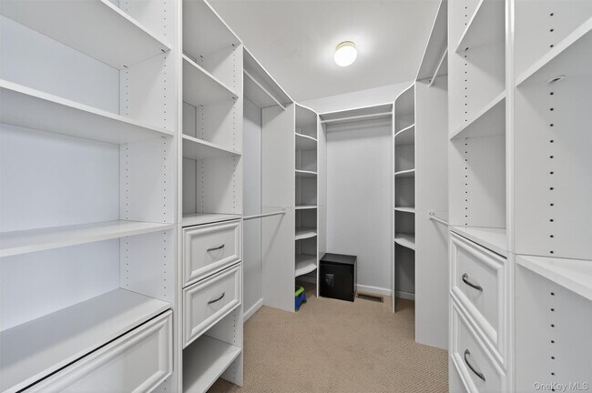 Building Photo - 113 Barr Ln