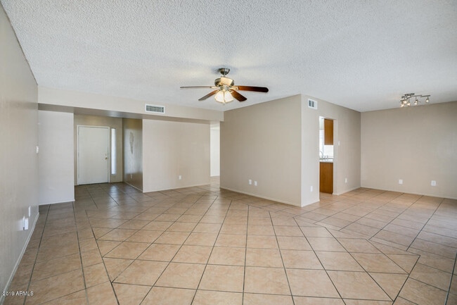 Building Photo - 10640 N 66th Ave