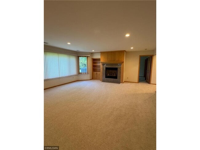 Building Photo - 3963 Garland Ln N