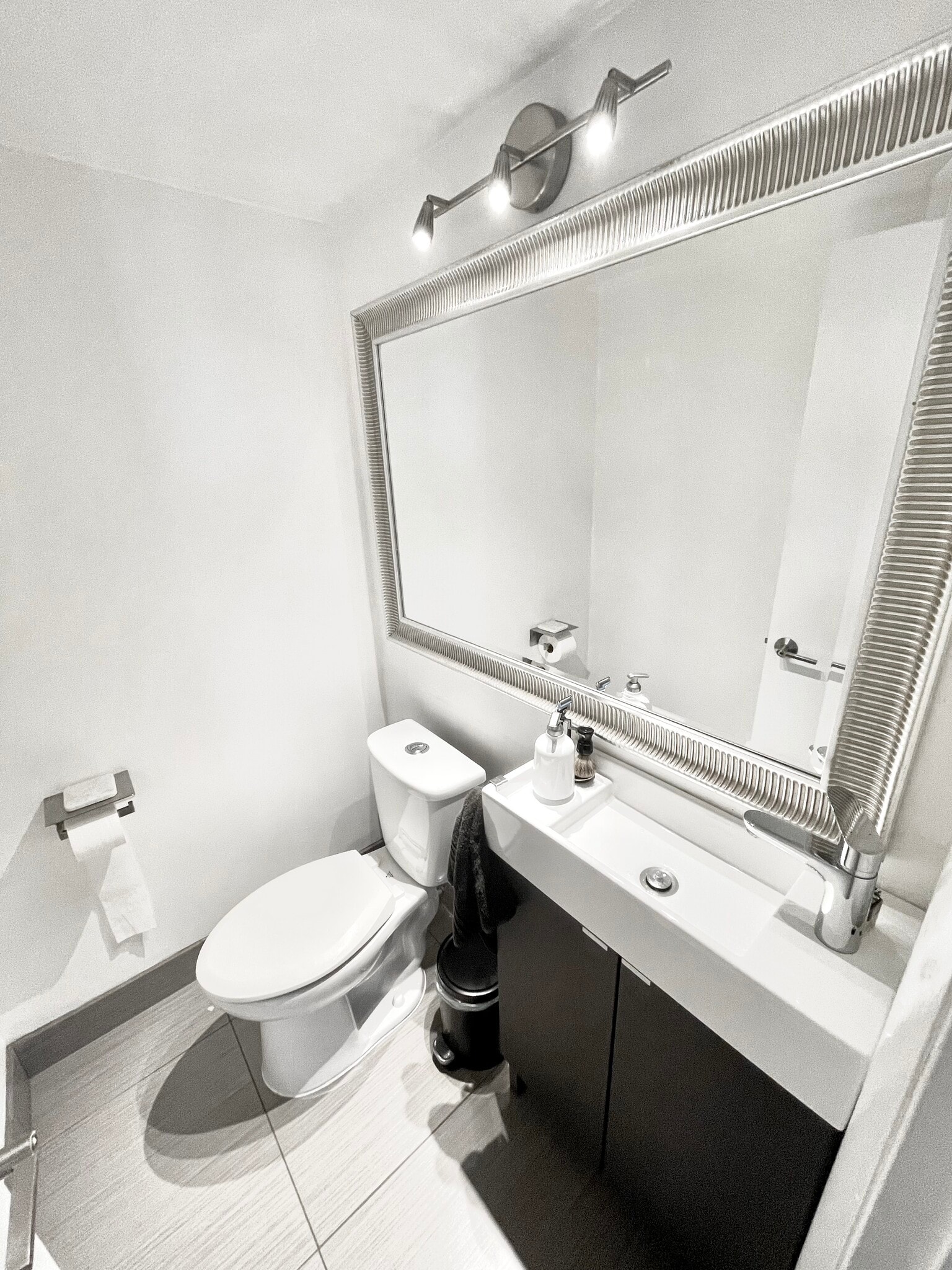 Building Photo - 600 NE 25th St