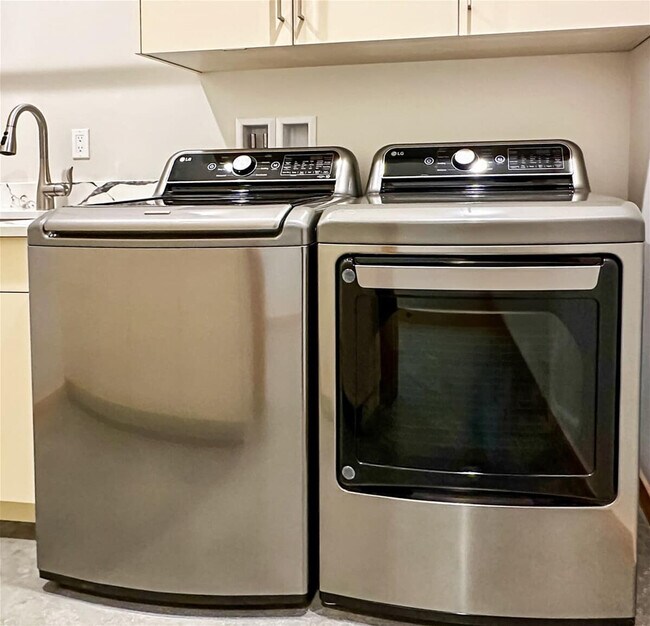 Building Photo - 1196 Place Rd